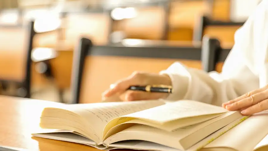 关于公布2026年4月和10月广东省高等教育自学考试开考课程考试时间安排和使用教材的通知